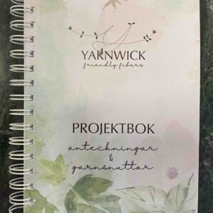 Projektbok anteckningar och garnsnuttar Yarnwick. Stickwick yarn & design Garnbutik Göteborg, Sweden.
