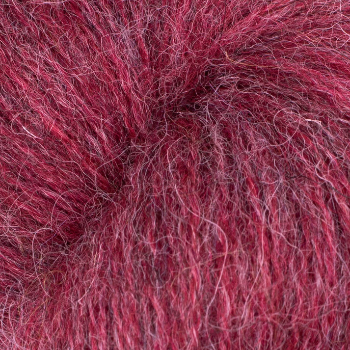 Baa ram ewe Mowool 6070 Maypole red. Brittisk borstad ull. Stickwick yarn & design Garnbutik i Göteborg och på stickwick.se