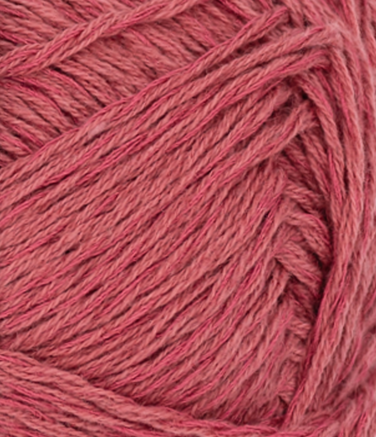 Sandnes Line 4335 Raspberry creme. Stickwick yarn & design garnbutik i Göteborg.