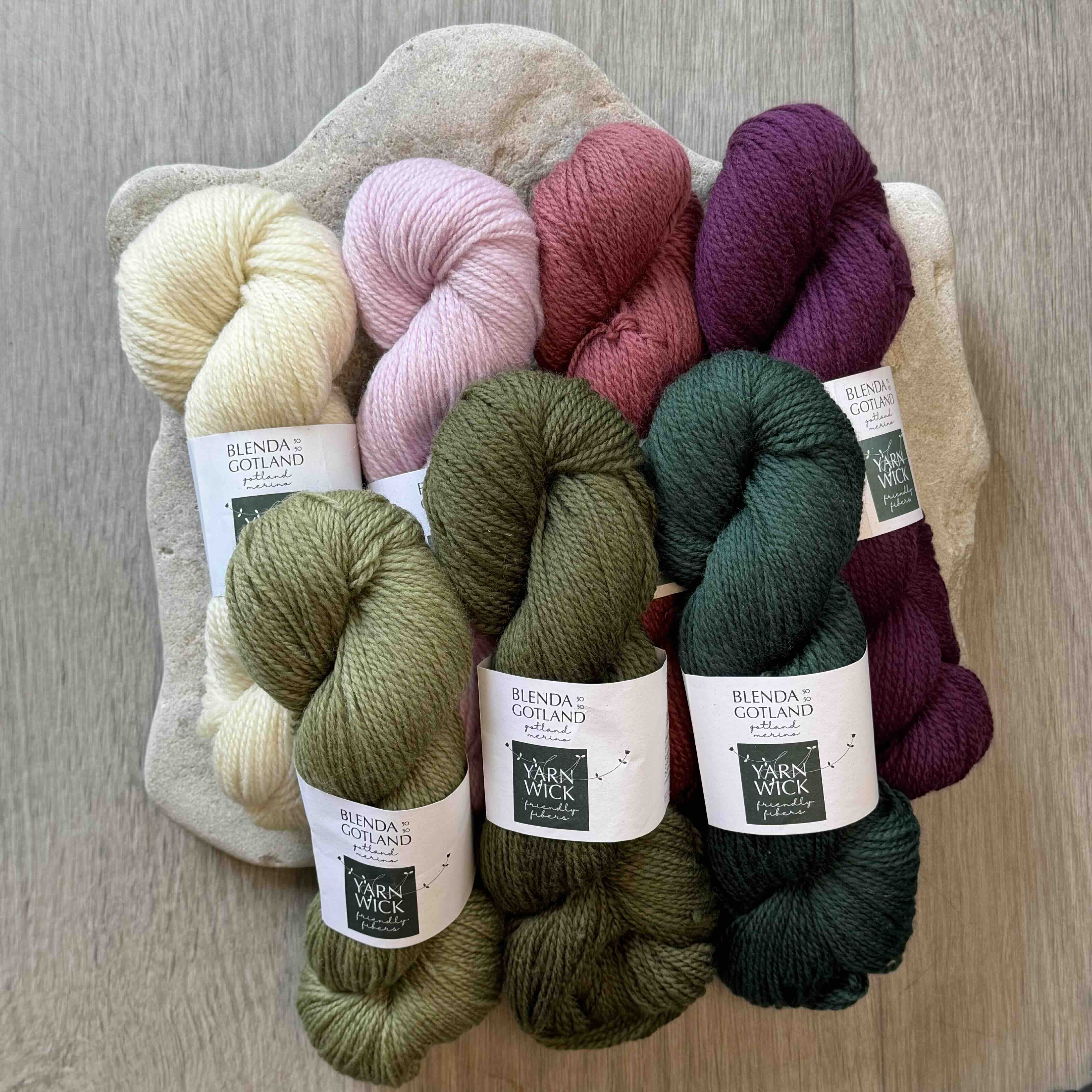 Yarnwick Blenda gotlandsull och merino. Stickwick yarn & design garnbutik i Göteborg