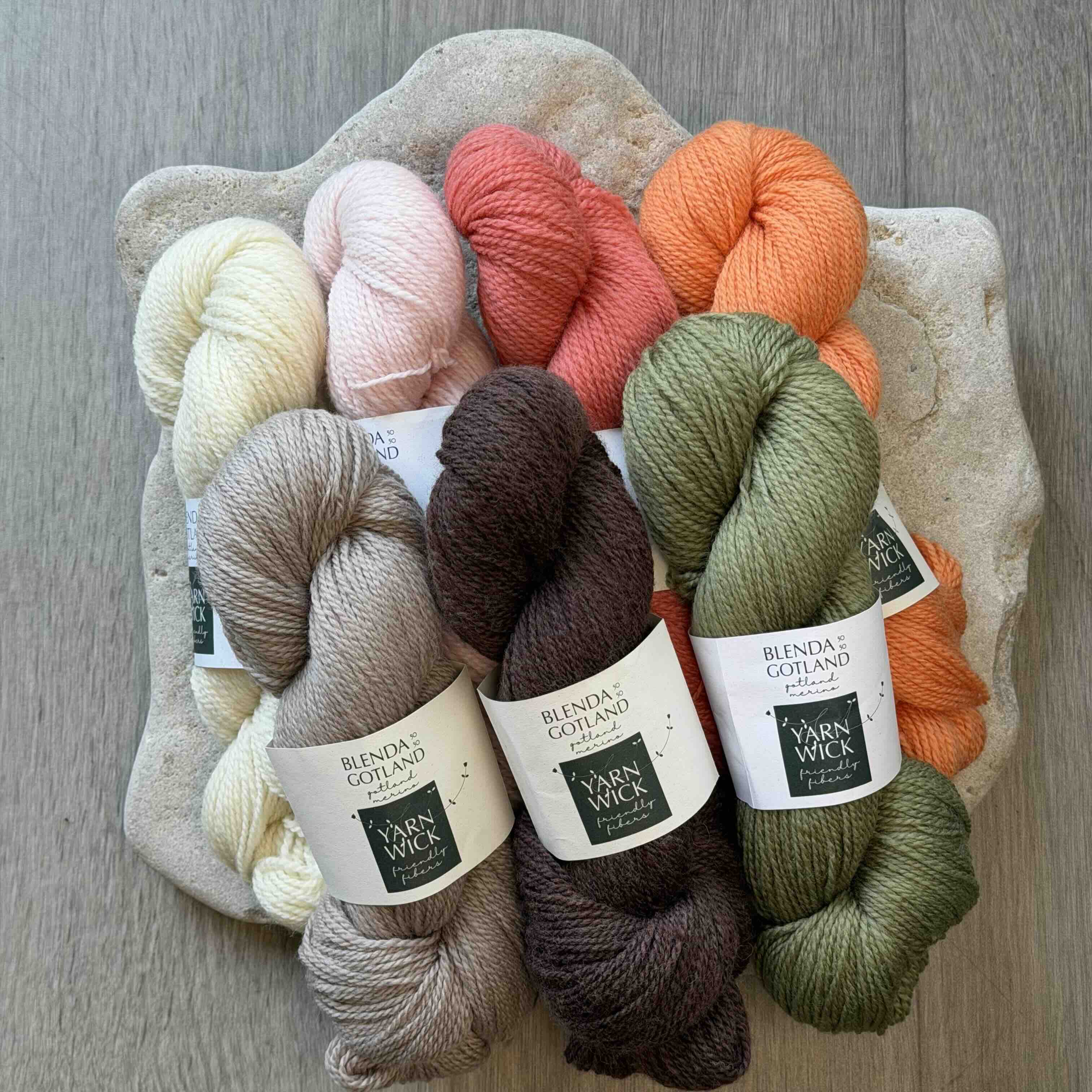 Yarnwick Blenda gotlandsull och merino. Stickwick yarn & design garnbutik i Göteborg