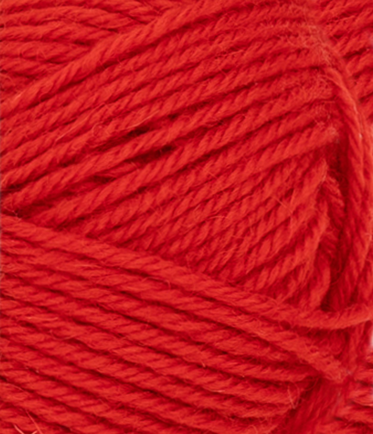Sandnes garn Peer Gynt 4018 Scarlet red . Stickwick yarn & design garnbutik i Göteborg