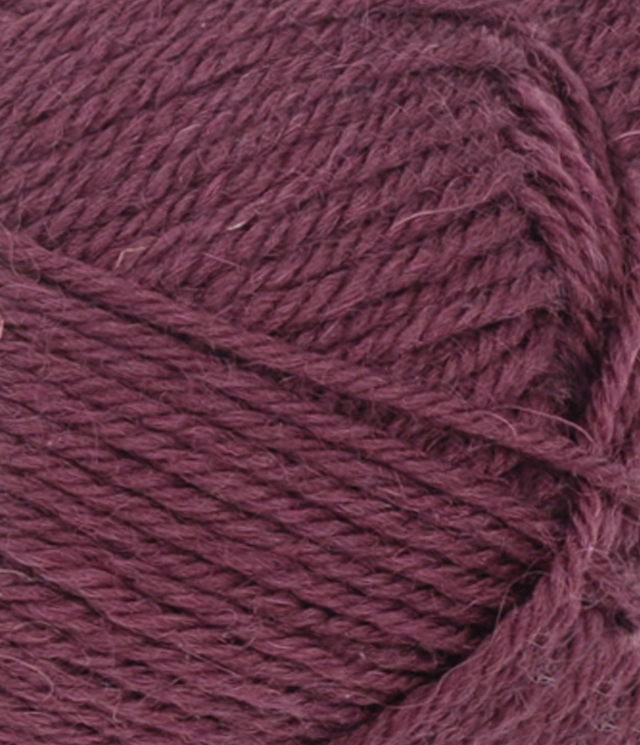 Sandnes garn Peer Gynt 4363 Merlot. Stickwick yarn & design garnbutik i Göteborg