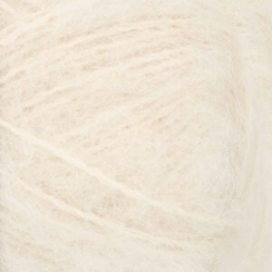 Sandnes Borstad alpacka 1012 Natural white. Stickwick yarn & design garnbutik i Göteborg.