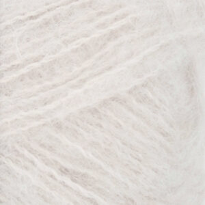 Sandnes Borstad alpacka 1014 Porcelain. Stickwick yarn & design garnbutik i Göteborg.