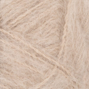 Sandnes Borstad alpacka 3021 Light beige. Stickwick yarn & design garnbutik i Göteborg.