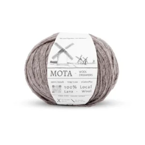 Wooldreamers Mota Beige melerad 010G. Stickwick yarn & design garnbutik i Göteborg.
