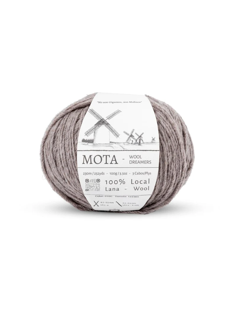 Wooldreamers Mota Beige melerad 010G. Stickwick yarn & design garnbutik i Göteborg.
