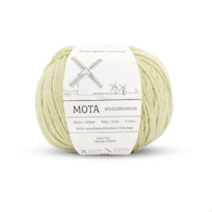 Wooldreamers Mota Ljusgrön 114. Stickwick yarn & design garnbutik i Göteborg.