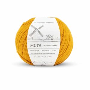 Wooldreamers Mota 953 Senapsgul. Stickwick yarn & design garnbutik i Göteborg.