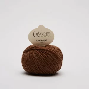 Cardiff Cashmere classic 717 Sudan. Stickwick yarn & design, garnbutik Göteborg.